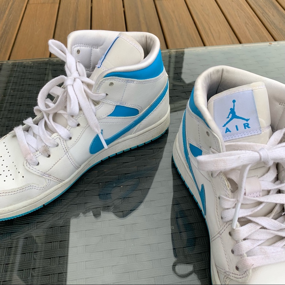 Nike Jordan 1 Mid UNC - 8.5